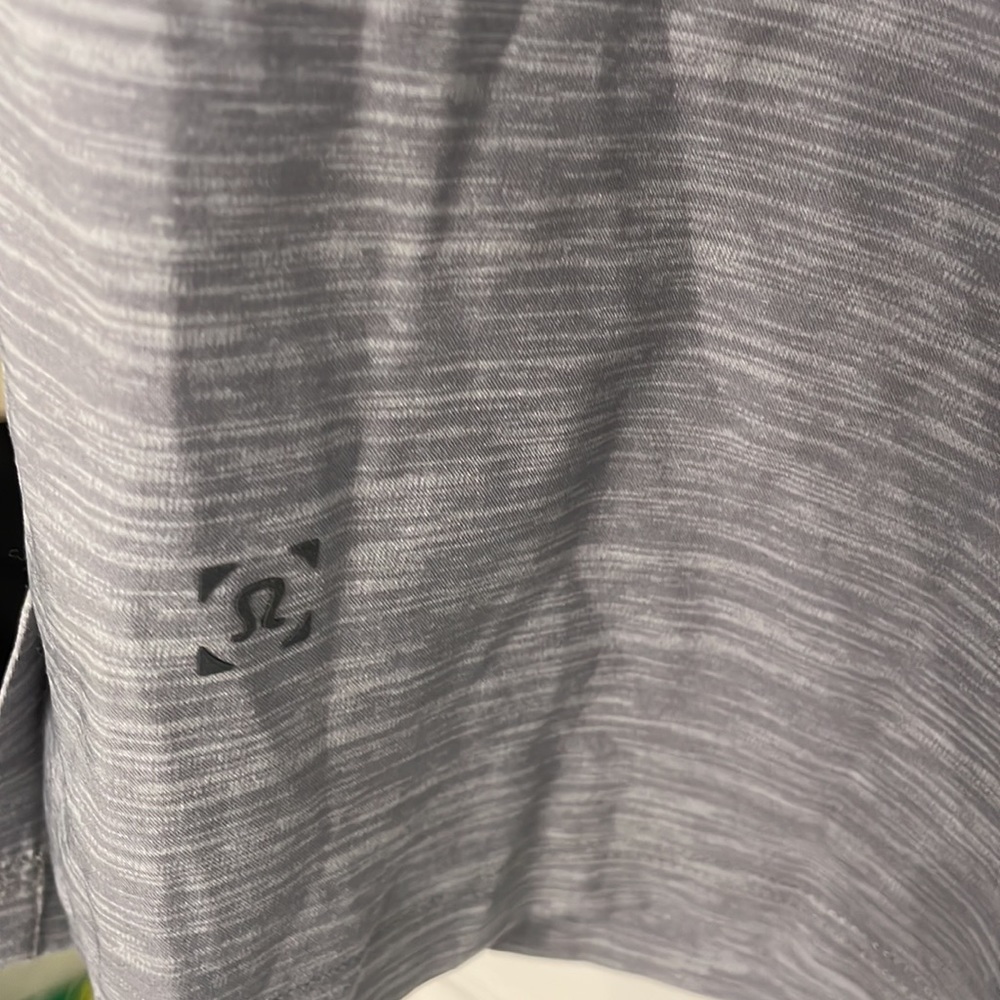 Lululemon T.H.E. Short *Linerless 11"
Heather Allover Sea Salt Light Cast - Picture 8 of 10
